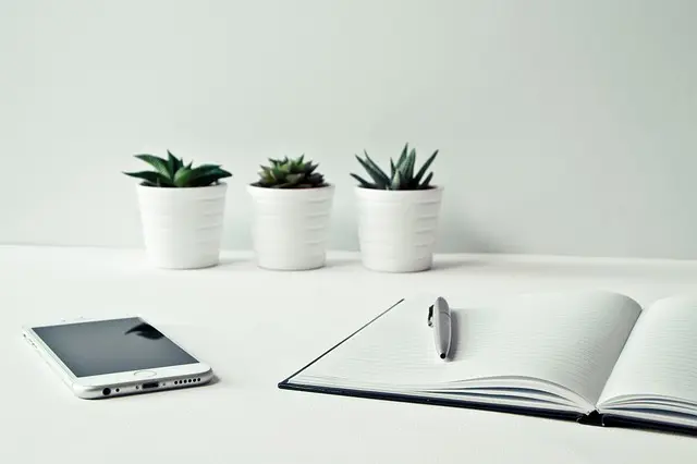 Les 5 Meilleurs Exercices de Relaxation Rapide à Pratiquer au Bureau